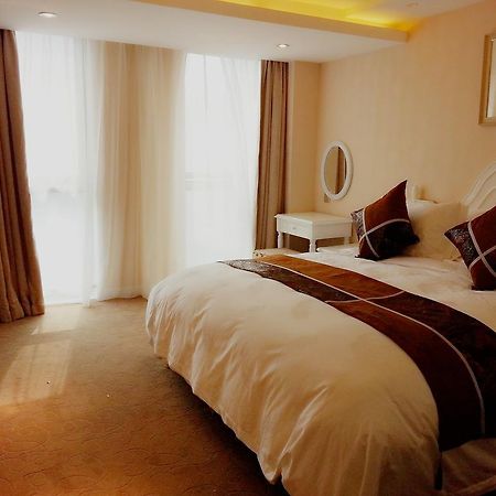 Xi'An Qu Jiang Yin Zuo Hotel Exterior photo